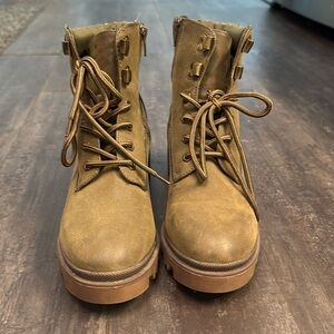 Universal Thread Olive Lace-Up Ankle Boots